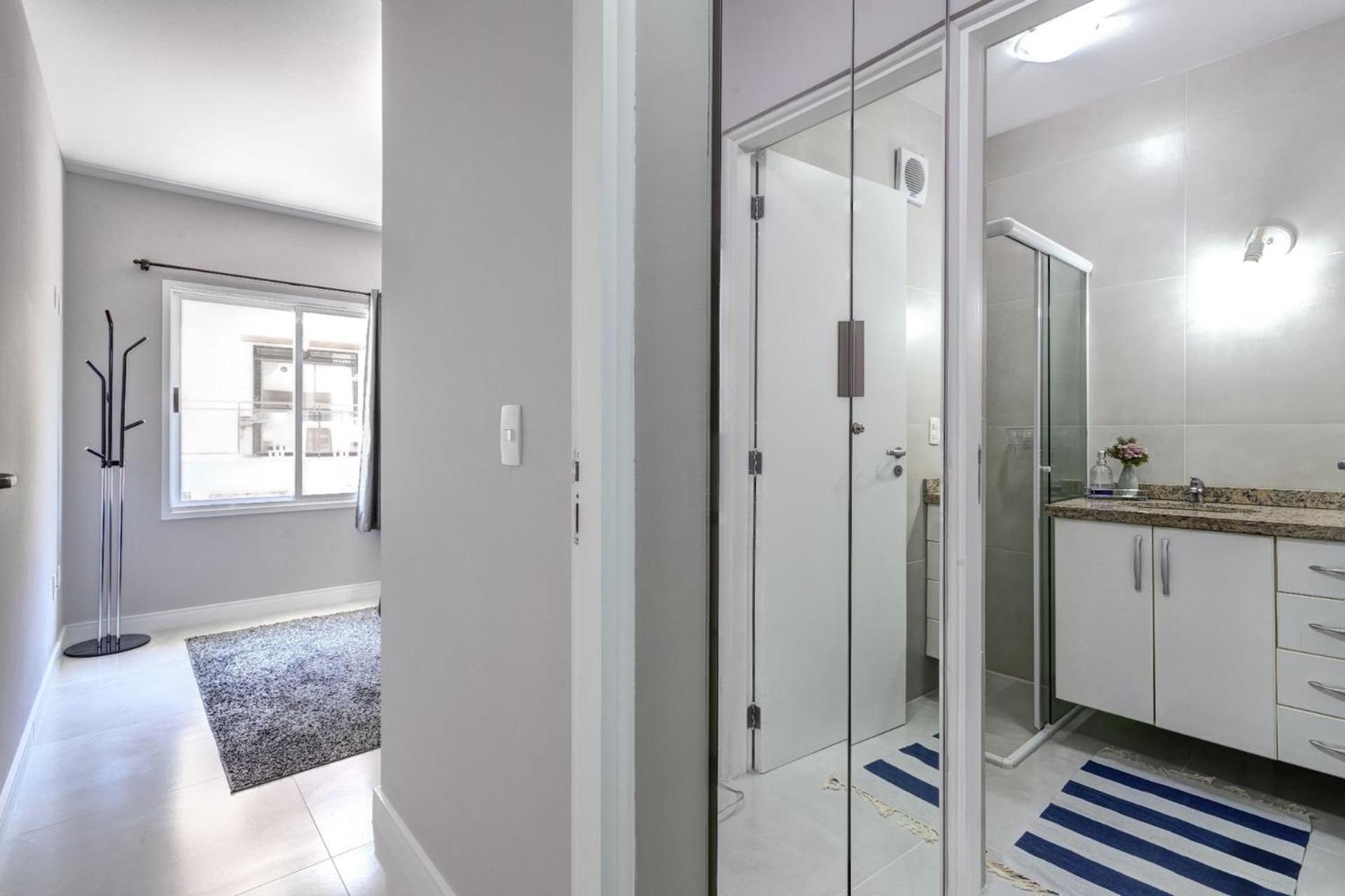 Conforto E Praticidade A 150m Da Com Piscina Florianópolis